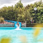 Veluwepark De Bosgraaf | Luxe & Wellness 假日公园 Lieren